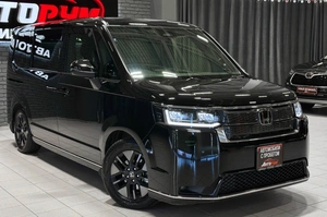 Минивэн Honda Stepwgn Spada 2023 года, 2950000 рублей, Красноярск