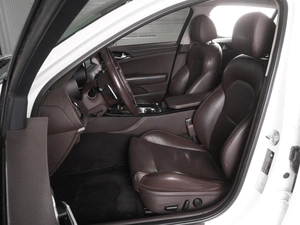 Лифтбек Kia Stinger 2018 года, 2399000 рублей, Красный Пахарь