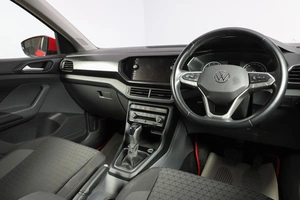 Внедорожник Volkswagen T-Cross 2021 года, 2209000 рублей, Новосибирск