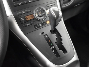 Хетчбэк Toyota Auris 2011 года, 863100 рублей, Казань