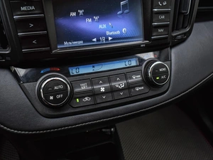 Внедорожник Toyota RAV4 2016 года, 2190000 рублей, Краснодар
