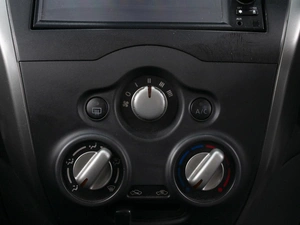 Хетчбэк Nissan Note 2013 года, 760000 рублей, Омск
