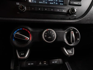 Седан Kia Rio 2017 года, 1399000 рублей, Тюмень