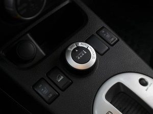 Внедорожник Nissan X-Trail 2014 года, 1360000 рублей, Омск