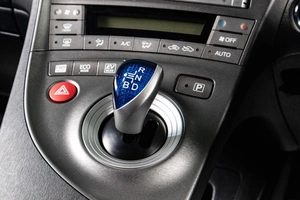 Лифтбек Toyota Prius 2015 года, 1549000 рублей, Сургут