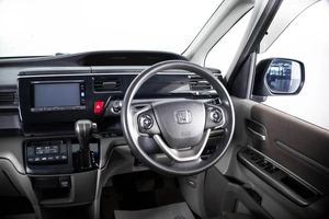 Минивэн Honda Stepwgn 2015 года, 1649000 рублей, Пермь