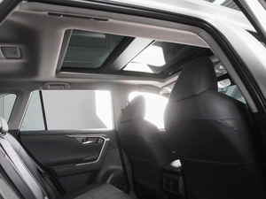 Внедорожник Toyota RAV4 2024 года, 4099000 рублей, Красный Пахарь