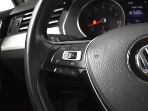 Седан Volkswagen Passat 2019 года, 1820100 рублей, Казань
