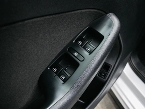 Седан Volkswagen Jetta 2012 года, 1089000 рублей, Красноярск