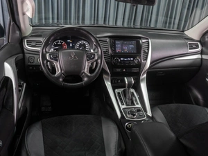 Внедорожник Mitsubishi Pajero Sport 2018 года, 3199000 рублей, Тюмень