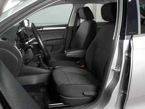 Лифтбек Volkswagen Polo 2021 года, 1769000 рублей, Красный Пахарь