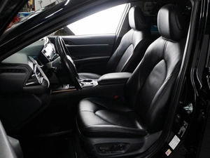 Седан Toyota Camry 2018 года, 2450000 рублей, Тюмень