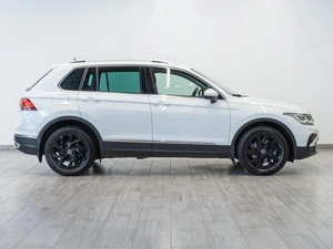 Внедорожник Volkswagen Tiguan 2021 года, 3899000 рублей, Саратов