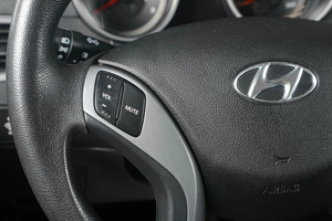 Седан Hyundai Elantra 2015 года, 1389000 рублей, Тюмень
