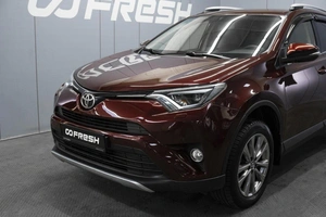Внедорожник Toyota RAV4 2016 года, 2350000 рублей, Омск