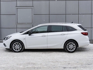 Универсал Opel Astra 2021 года, 1790000 рублей, Санкт-Петербург