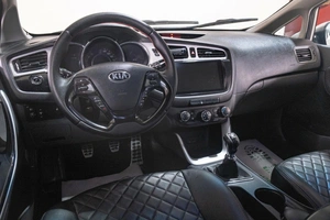 Хетчбэк Kia Ceed 2012 года, 819000 рублей, Томск