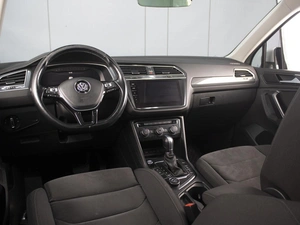 Внедорожник Volkswagen Tiguan 2018 года, 3050000 рублей, Омск