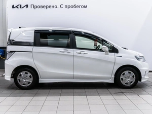 Минивэн Honda Freed 2013 года, 1199000 рублей, Красноярск