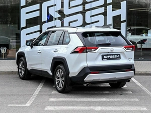 Внедорожник Toyota RAV4 2024 года, 3785000 рублей, Волгоград