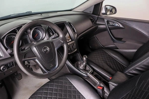 Хетчбэк Opel Astra 2013 года, 789000 рублей, Пермь