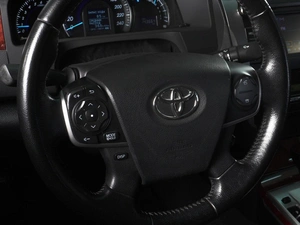Седан Toyota Camry 2014 года, 1999000 рублей, Красный Пахарь