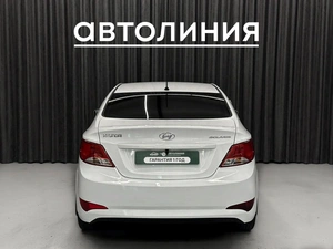 Седан Hyundai Solaris 2015 года, 945000 рублей, Красноярск