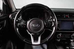 Седан Kia Rio 2018 года, 1279000 рублей, Сургут
