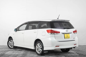 Минивэн Toyota Wish 2009 года, 1389000 рублей, Кемерово