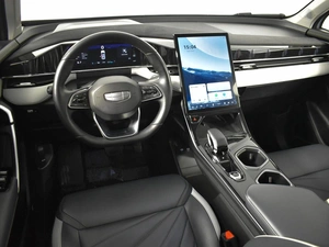 Внедорожник Geely Atlas 2023 года, 2835000 рублей, Казань