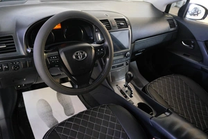 Седан Toyota Avensis 2009 года, 1159000 рублей, Омск