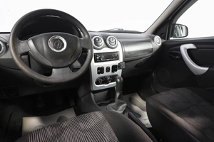 Седан Renault Logan 2014 года, 499000 рублей, Новосибирск