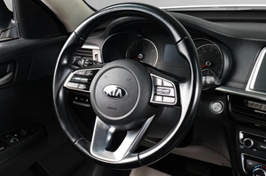 Седан Kia Optima 2019 года, 1879000 рублей, Тюмень