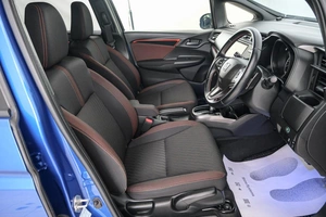 Хетчбэк Honda Fit 2018 года, 1759000 рублей, Красноярск