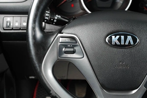 Седан Kia Rio 2016 года, 999000 рублей, Тюмень