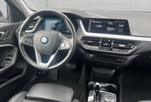 Хетчбэк BMW 1 серия 2022 года, 3350000 рублей, Солонцы