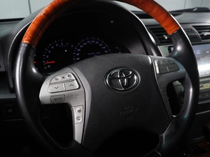Седан Toyota Camry 2011 года, 1335000 рублей, Красный Пахарь