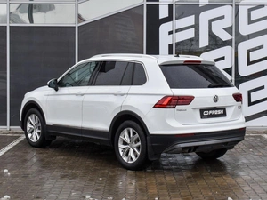 Внедорожник Volkswagen Tiguan 2017 года, 2330000 рублей, Краснодар
