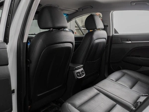 Седан Hyundai Elantra 2017 года, 1514000 рублей, Тюмень