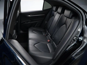 Седан Toyota Camry 2020 года, 2599055 рублей, Москва