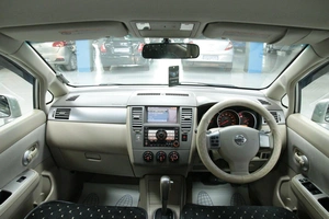 Седан Nissan Tiida 2005 года, 548000 рублей, Солонцы