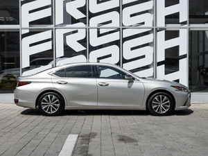 Седан Lexus ES 2018 года, 2770000 рублей, Ставрополь