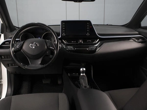 Внедорожник Toyota C-HR 2020 года, 2830000 рублей, Омск