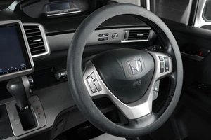 Минивэн Honda Freed 2013 года, 1239000 рублей, Тюмень