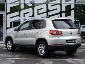 Внедорожник Volkswagen Tiguan 2011 года, 1144000 рублей, Волгоград