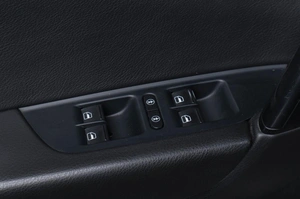 Внедорожник Volkswagen Touareg 2011 года, 1689000 рублей, Челябинск