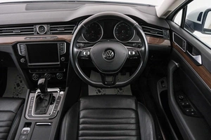 Седан Volkswagen Passat 2016 года, 1639000 рублей, Красноярск