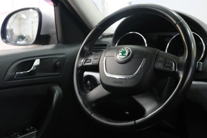 Внедорожник Skoda Yeti 2013 года, 1099000 рублей, Омск