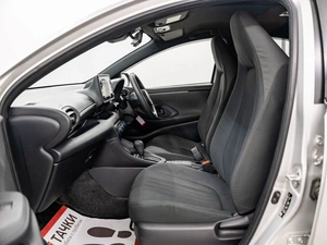 Хетчбэк Toyota Yaris 2020 года, 1280000 рублей, Красноярск