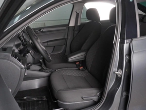 Лифтбек Skoda Rapid 2022 года, 1798000 рублей, Красный Пахарь